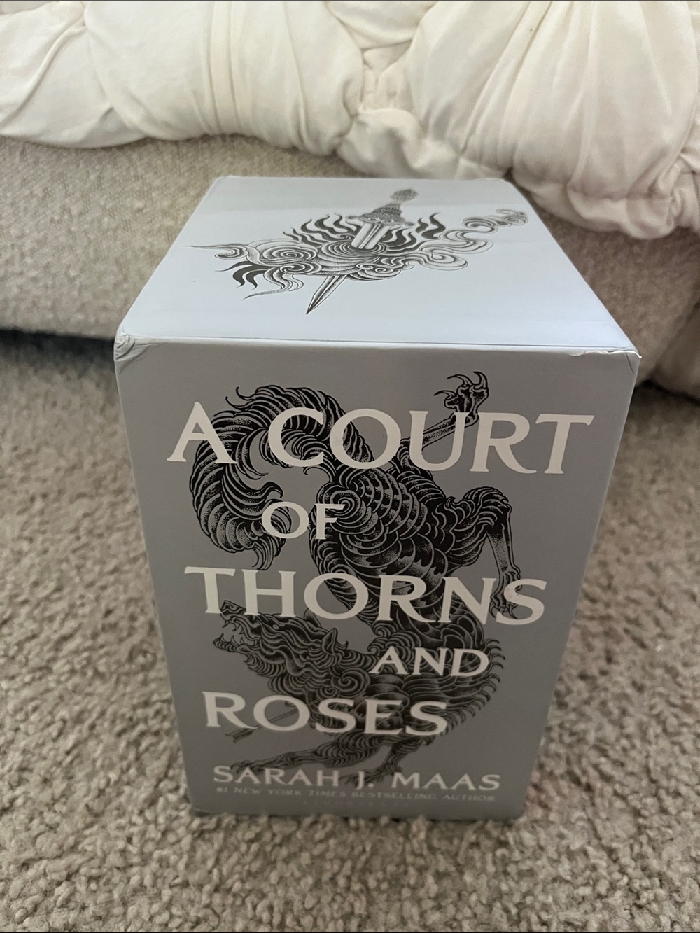 ✨ACOTAR Boxed Book Set - New Condition✨ - Picture 2 of 15